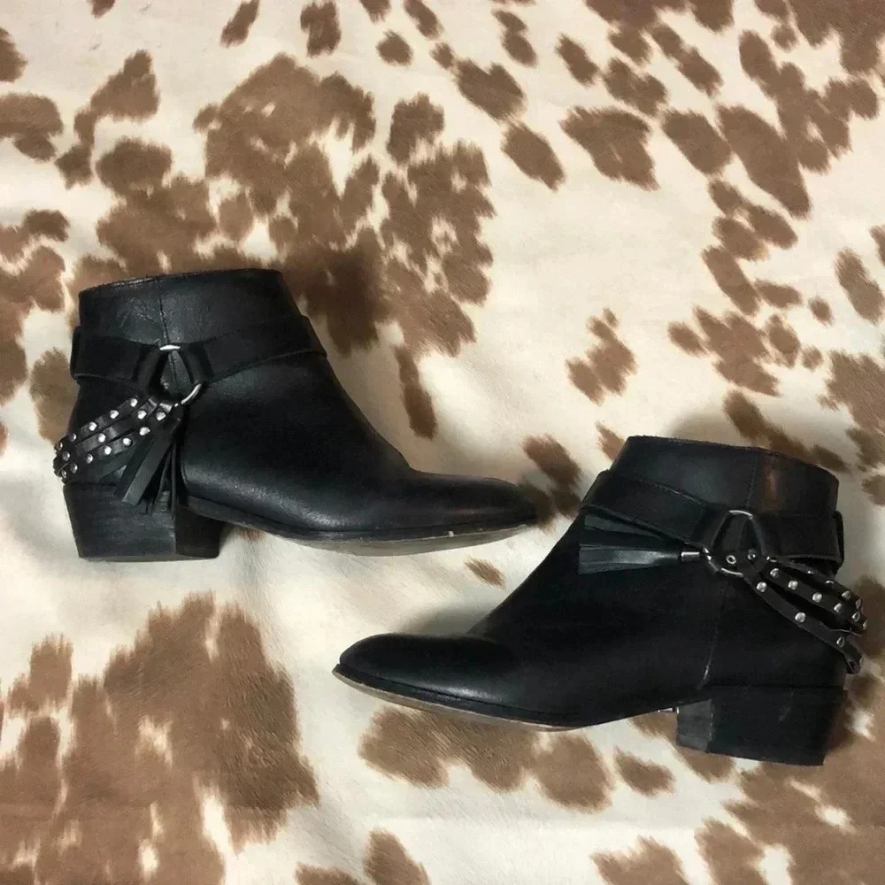 Black Chinese Laundry Booties‎ 6.5